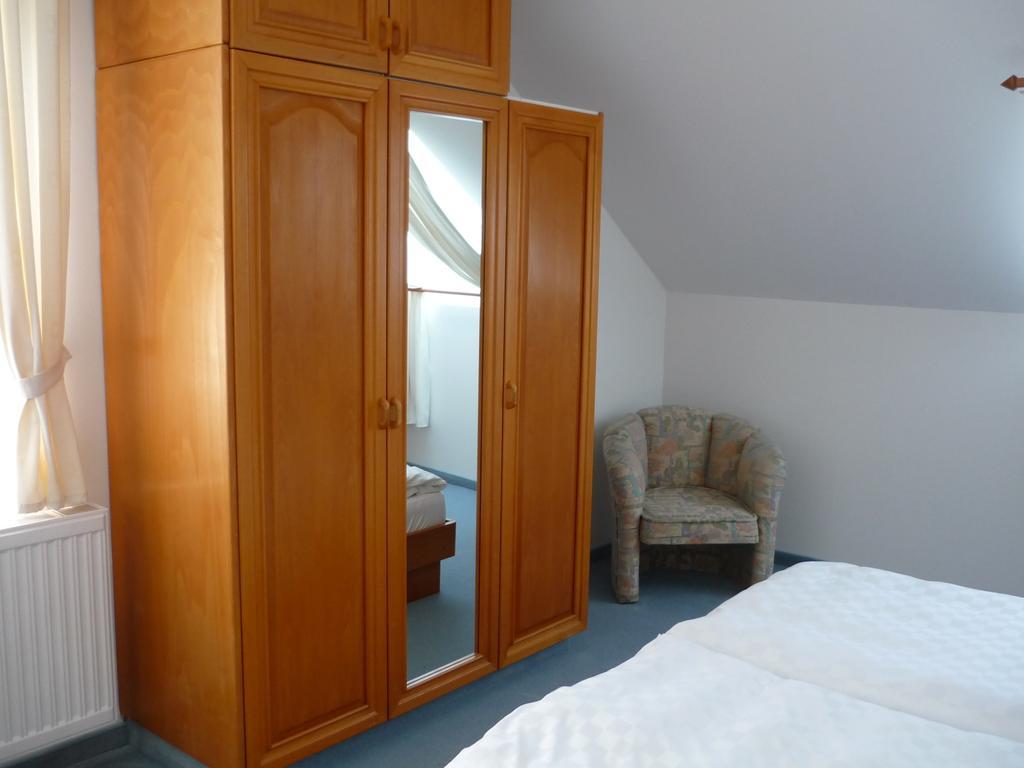 Oereg Malom Hotel Csepreg Номер фото