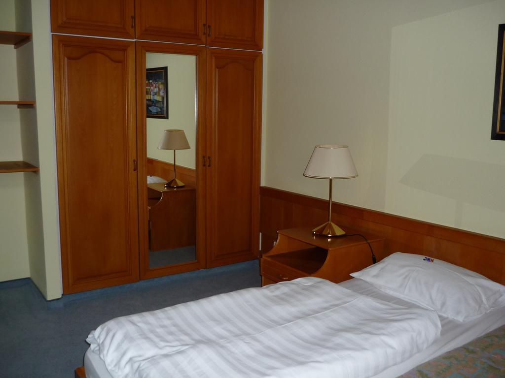 Oereg Malom Hotel Csepreg Номер фото